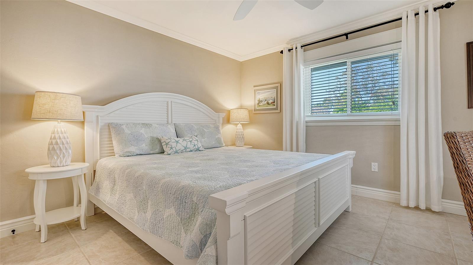 Image 41 of 87 For 5165 Sandy Cove Avenue