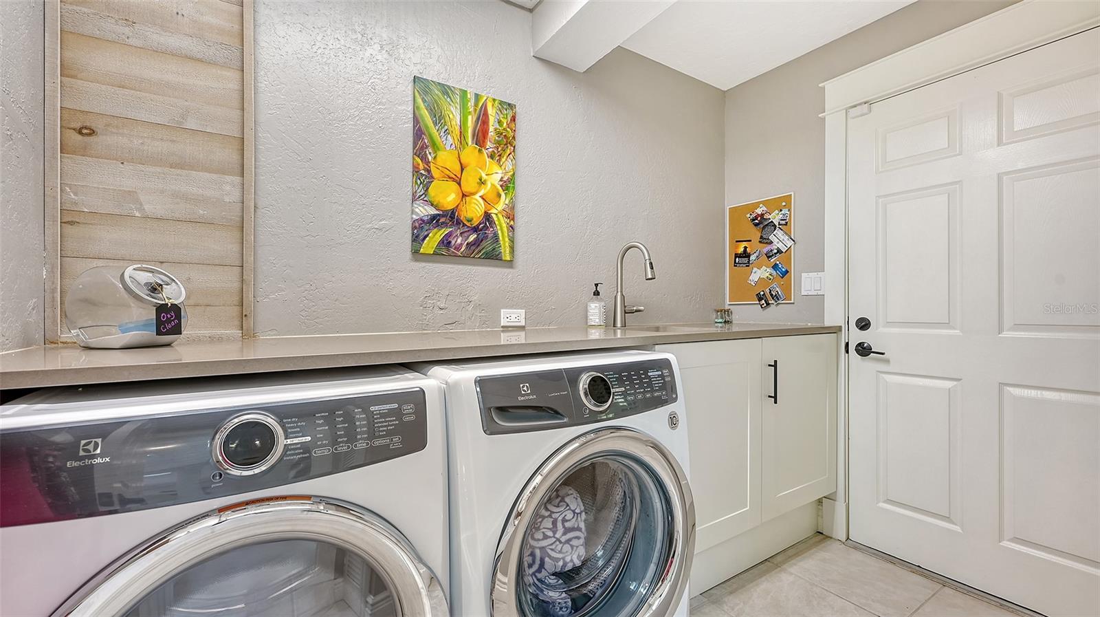 Image 42 of 87 For 5165 Sandy Cove Avenue