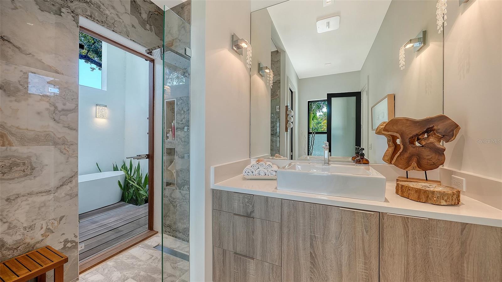 Image 19 of 28 For 1421 Lake Shore Drive