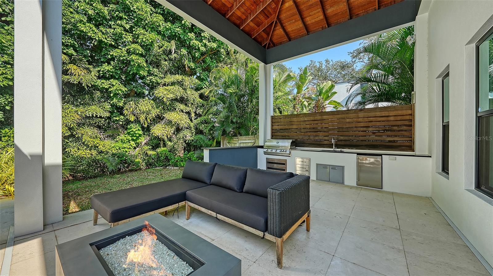 Image 23 of 28 For 1421 Lake Shore Drive