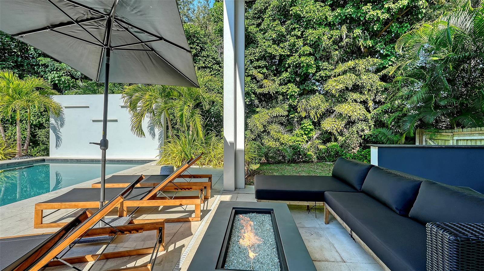 Image 24 of 28 For 1421 Lake Shore Drive