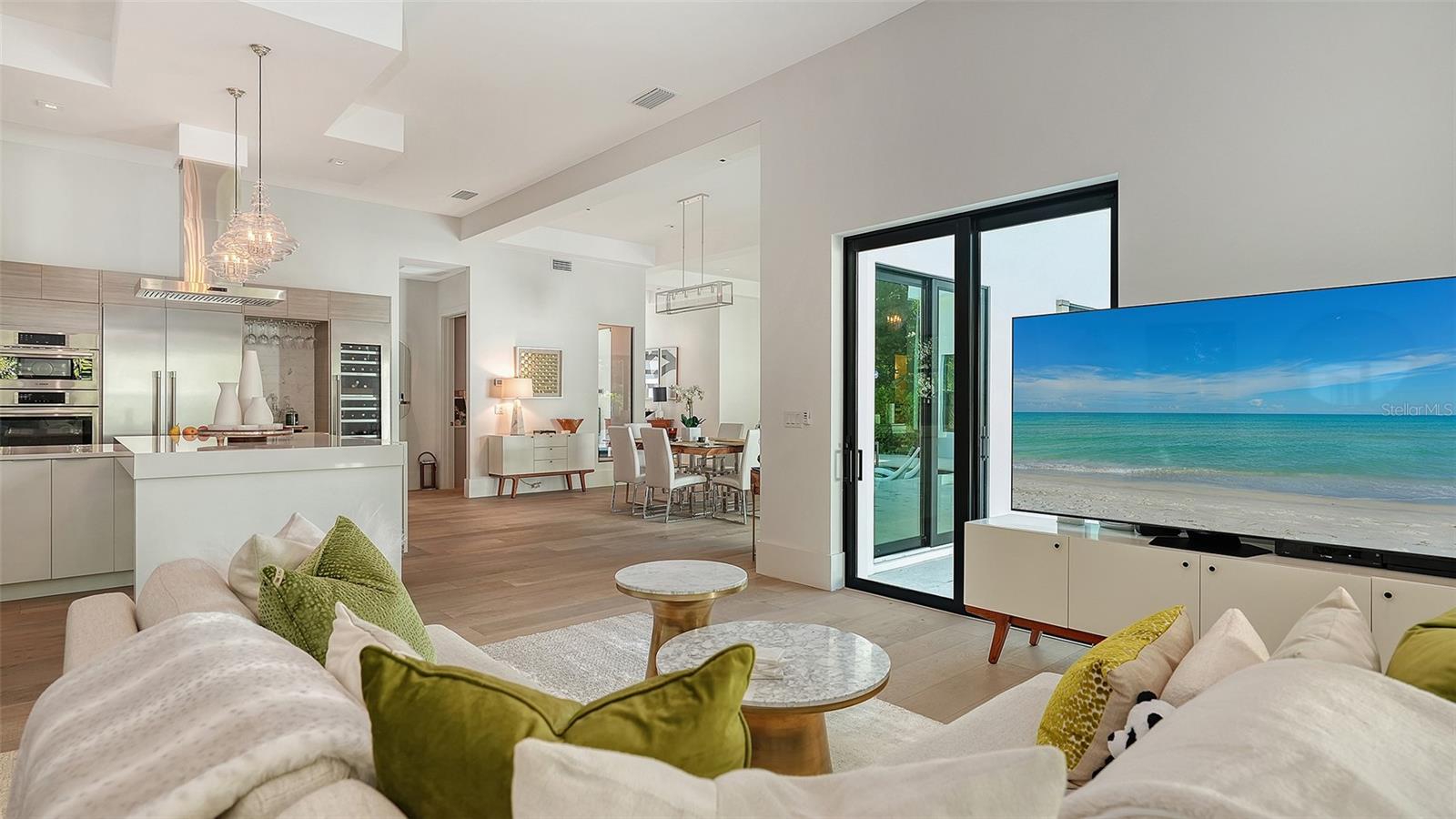 Image 8 of 28 For 1421 Lake Shore Drive