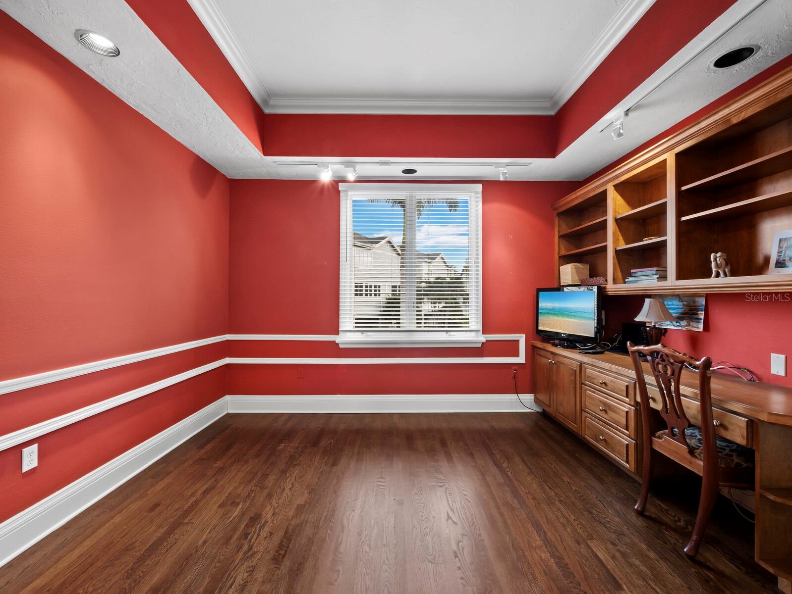 Image 19 of 50 For 836 Evergreen Way