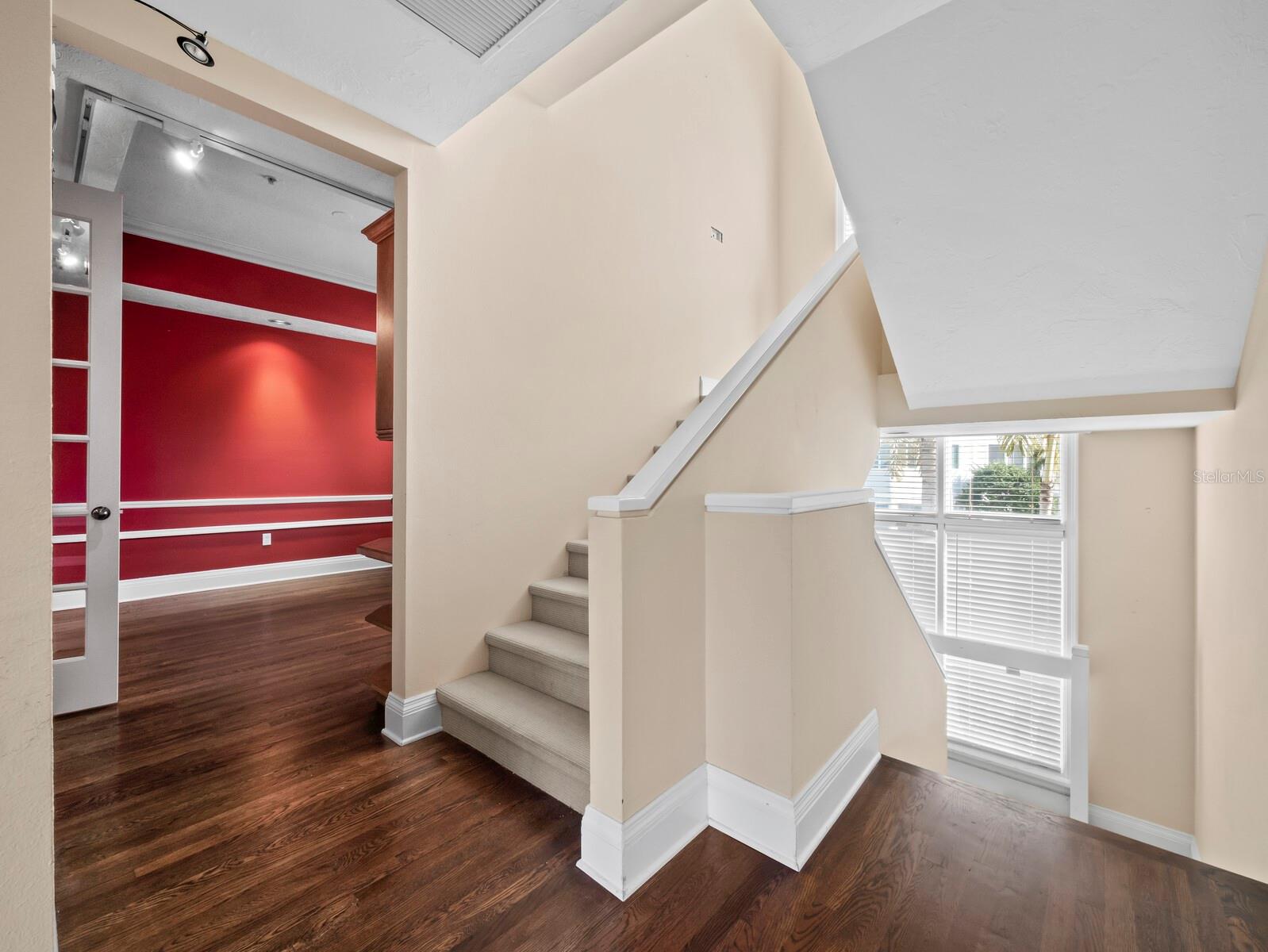 Image 21 of 50 For 836 Evergreen Way