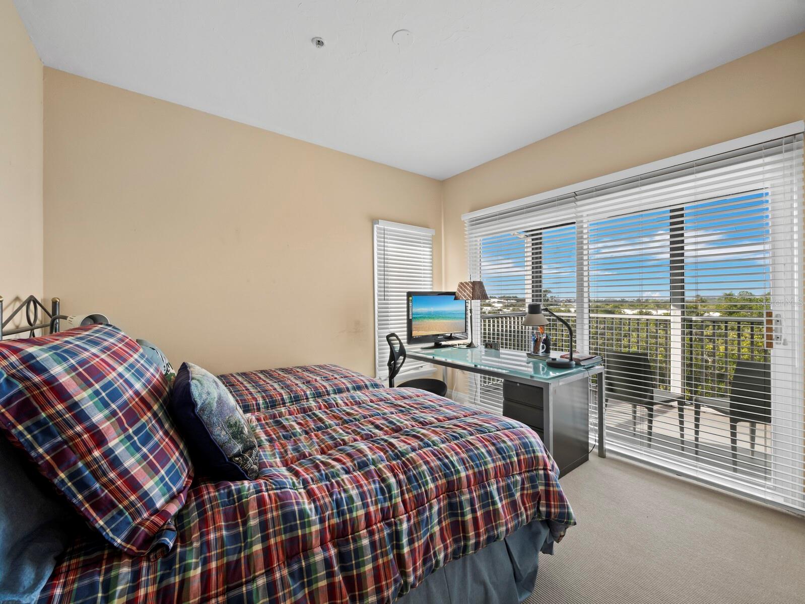 Image 24 of 50 For 836 Evergreen Way