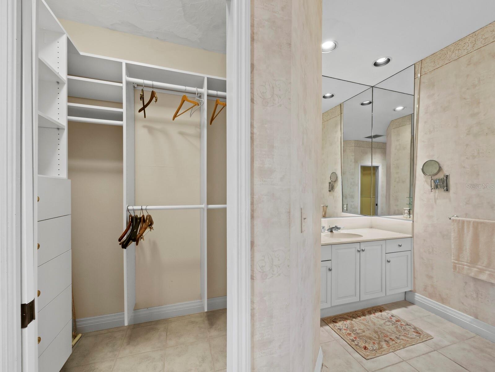 Image 35 of 50 For 836 Evergreen Way