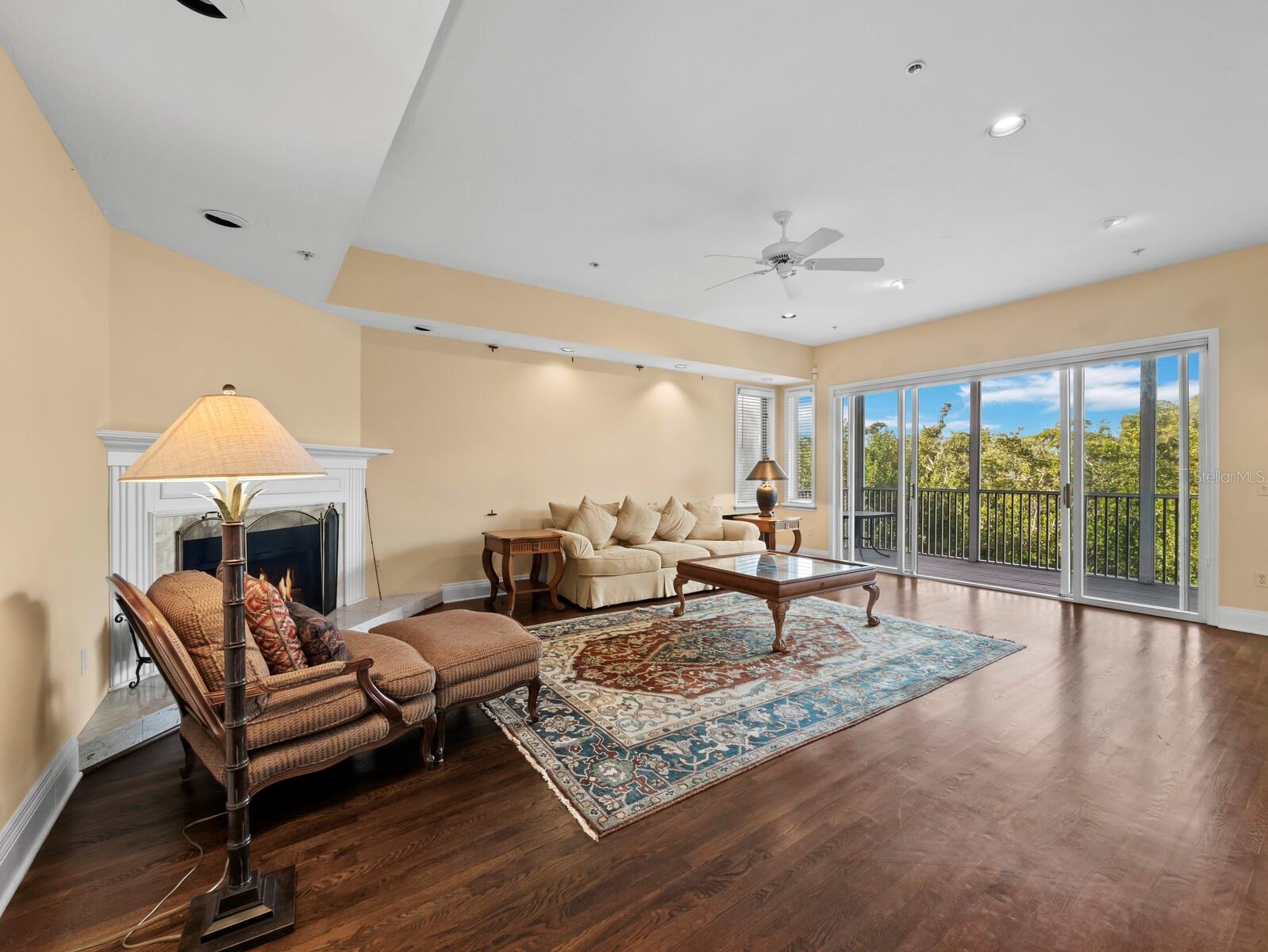 Image 6 of 50 For 836 Evergreen Way