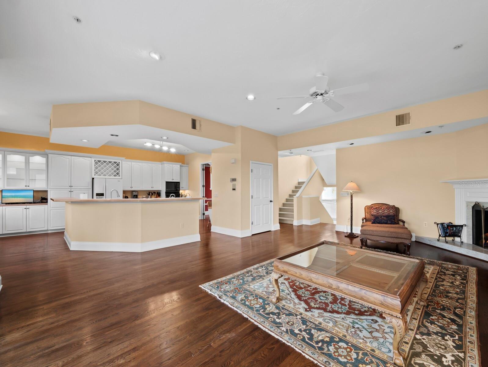 Image 8 of 50 For 836 Evergreen Way