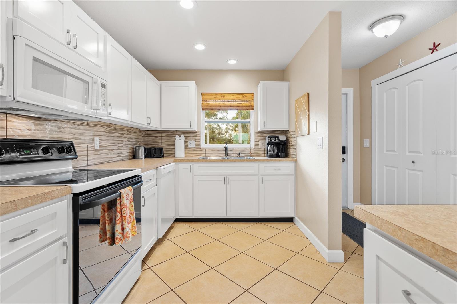 Image 11 of 62 For 4503-4505 102nd Street W