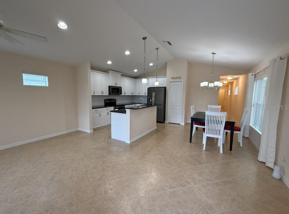 Image 3 of 27 For 4015 Cottage Hill Avenue