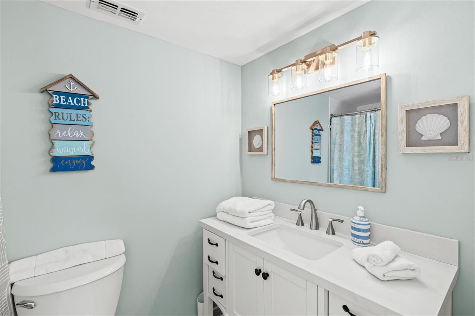 Image 16 of 36 For 500 Washington Drive 2a