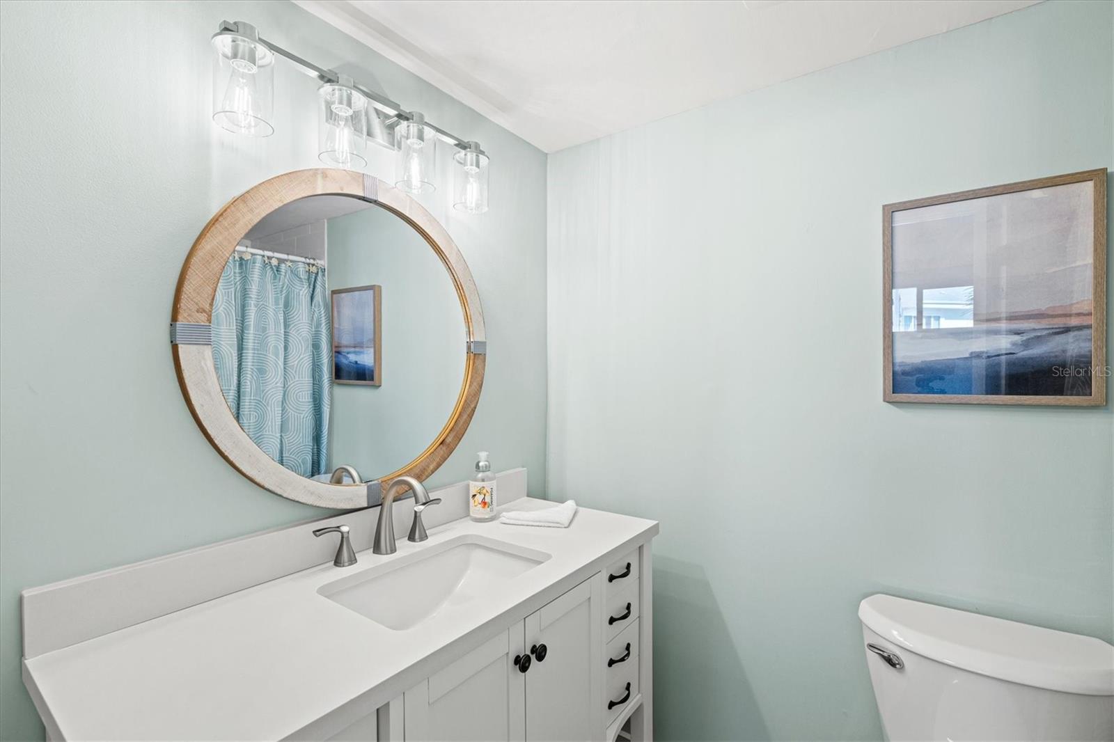 Image 21 of 36 For 500 Washington Drive 2a