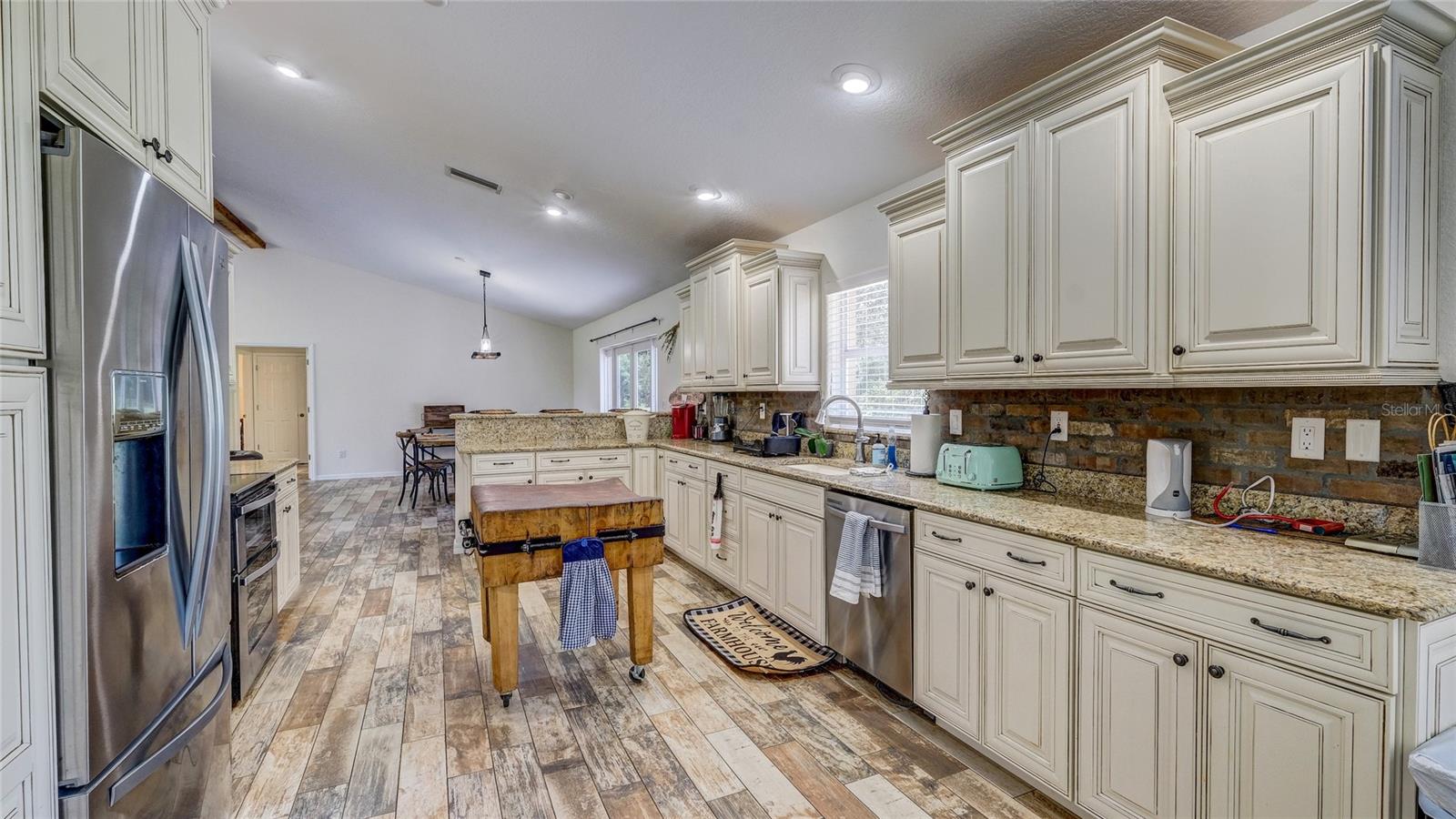 Image 21 of 48 For 560 Oakford Road