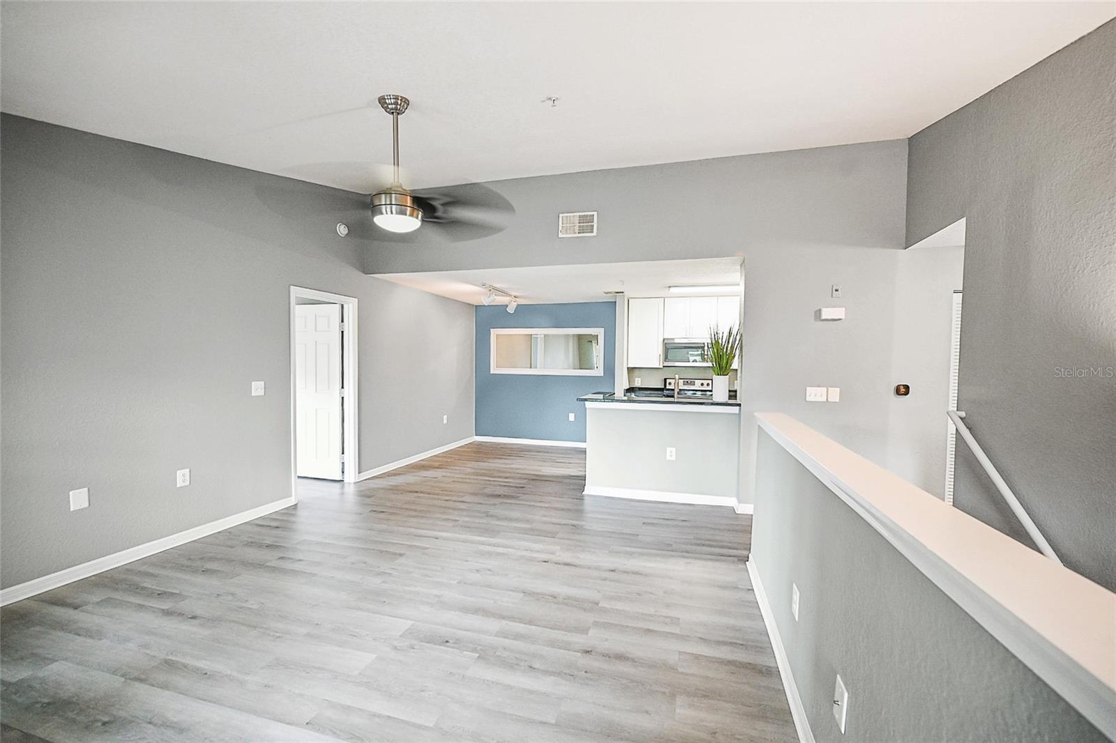 Image 14 of 42 For 7417 Vista Way 208