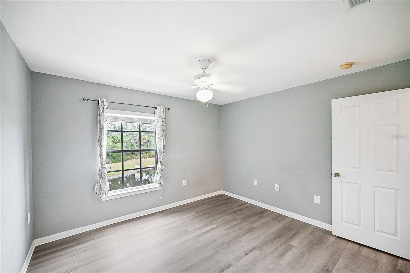 Image 28 of 42 For 7417 Vista Way 208