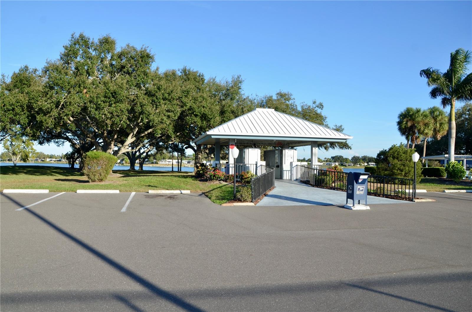 Image 20 of 24 For 8476 Imperial Circle