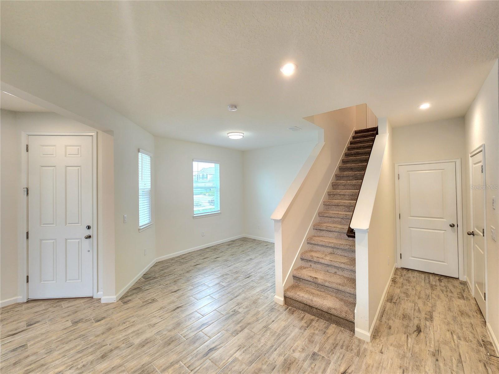 Image 12 of 32 For 5543 Pleasantview Court