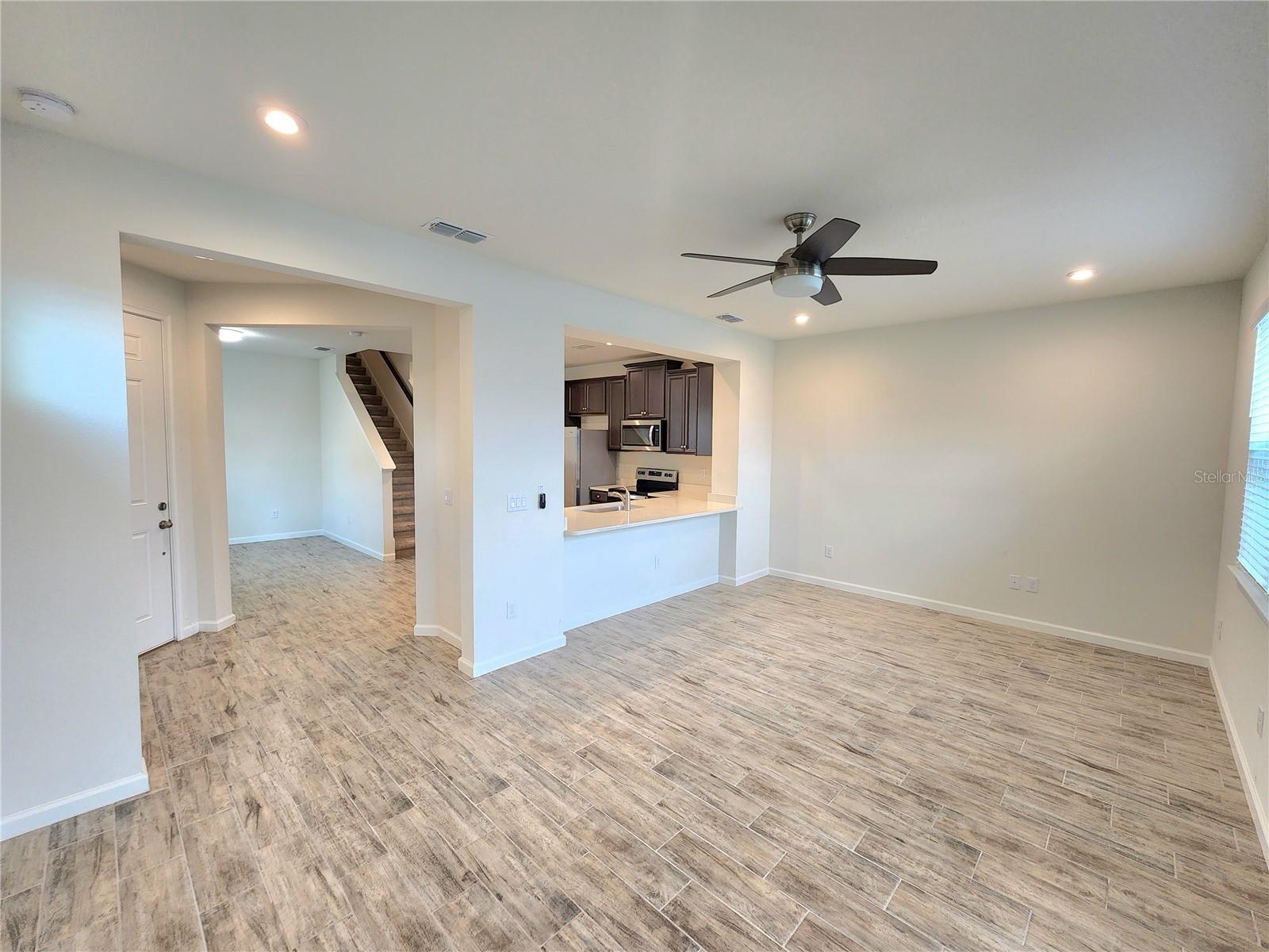 Image 3 of 32 For 5543 Pleasantview Court