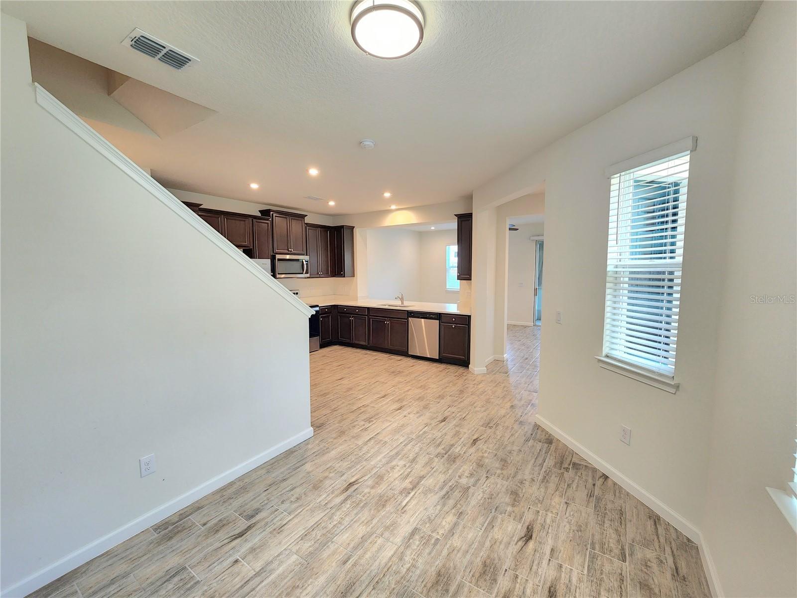 Image 7 of 32 For 5543 Pleasantview Court