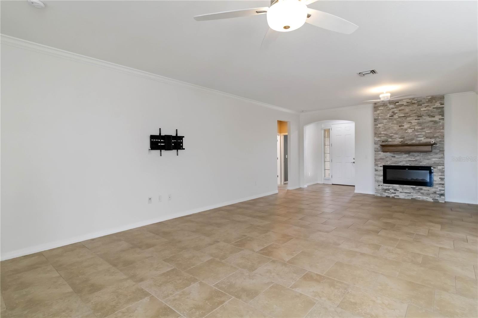 Image 9 of 36 For 6381 Mighty Eagle Way