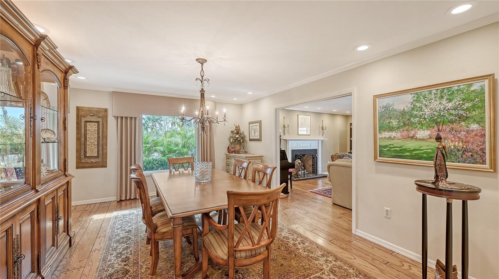 Listing photo id 18 for 1042 Casey Key Road