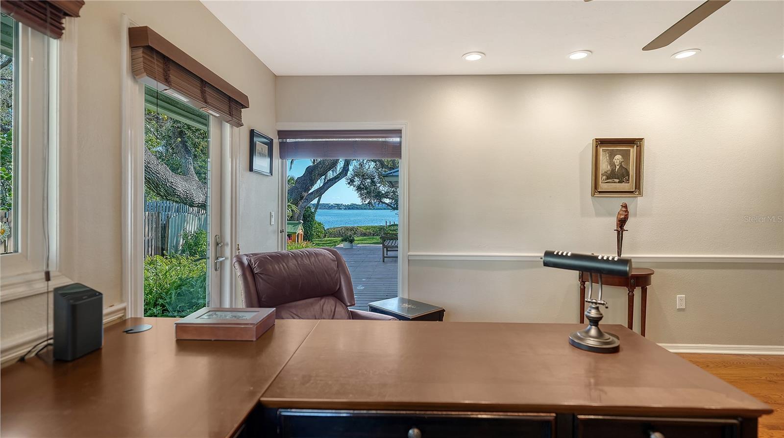 Listing photo id 22 for 1042 Casey Key Road