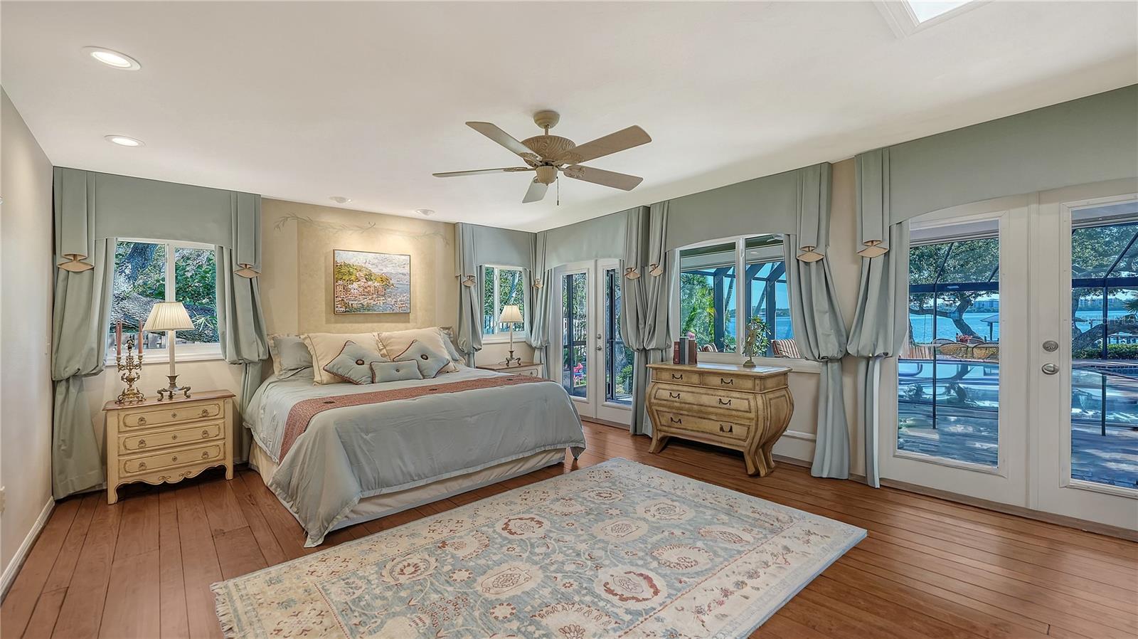 Listing photo id 26 for 1042 Casey Key Road