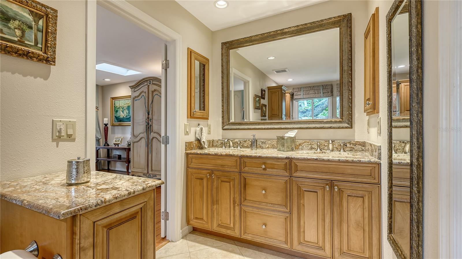 Listing photo id 29 for 1042 Casey Key Road