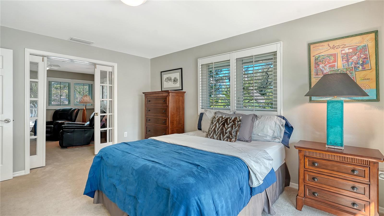 Listing photo id 40 for 1042 Casey Key Road