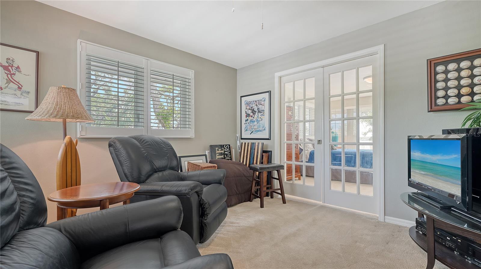 Listing photo id 41 for 1042 Casey Key Road