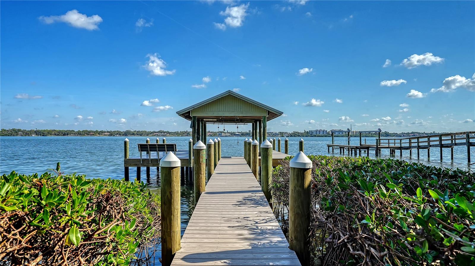 Listing photo id 55 for 1042 Casey Key Road