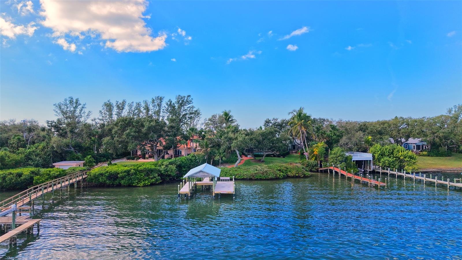 Listing photo id 56 for 1042 Casey Key Road