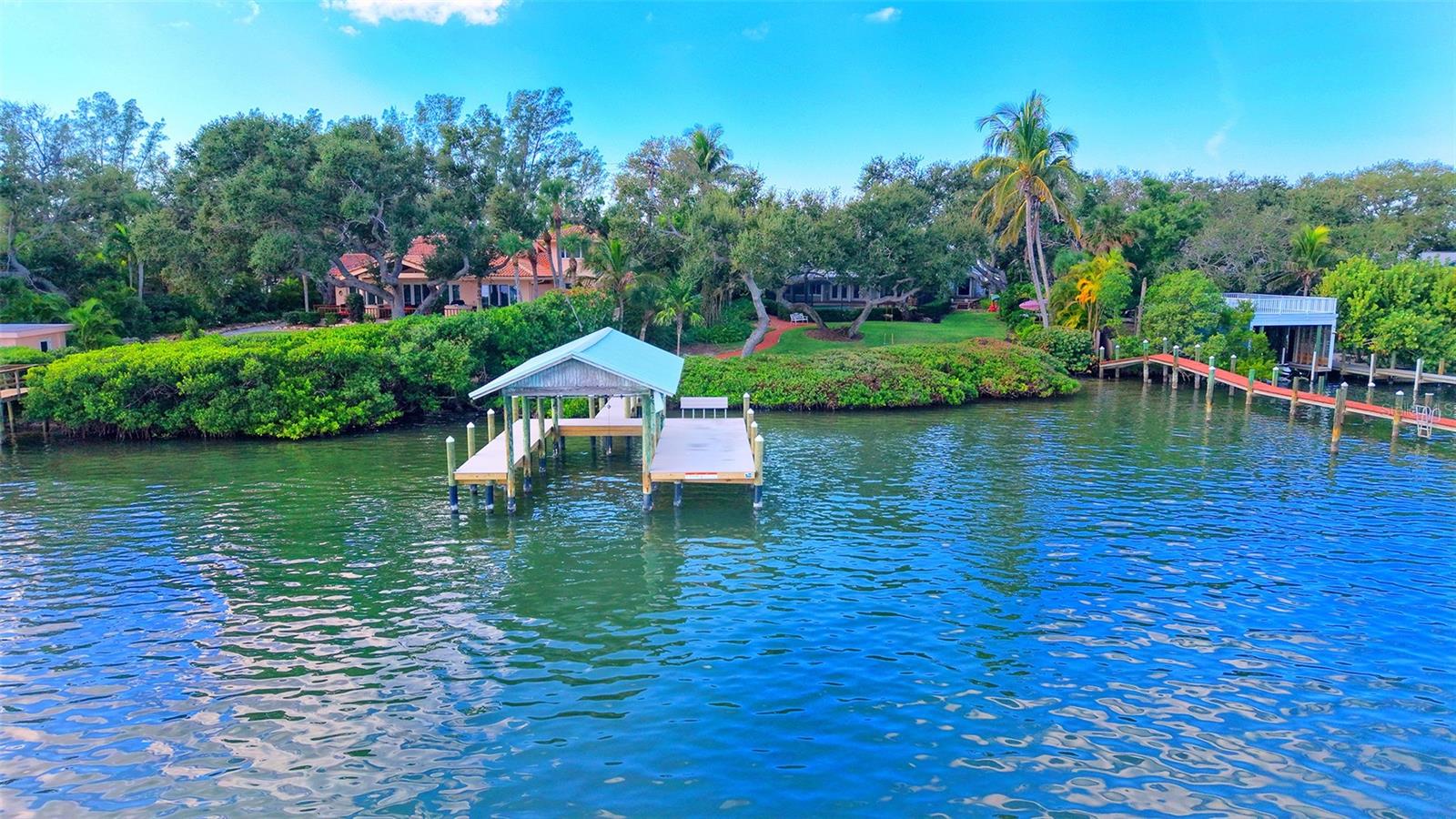 Listing photo id 61 for 1042 Casey Key Road