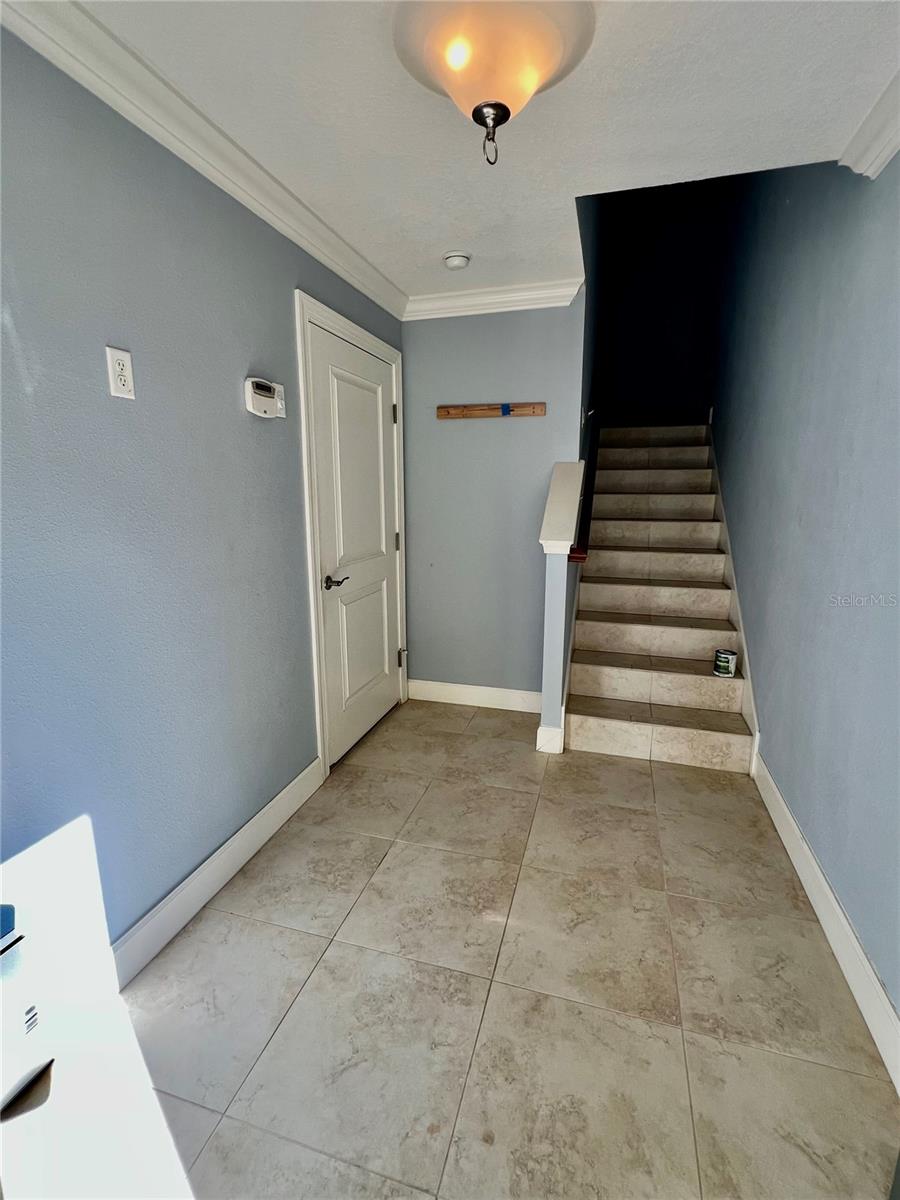 Image 22 of 31 For 6012 Anchorage Way S