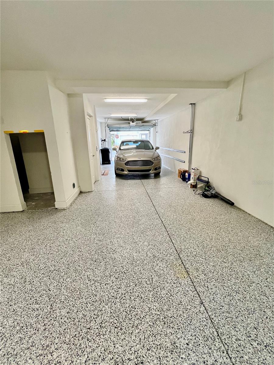 Image 23 of 31 For 6012 Anchorage Way S