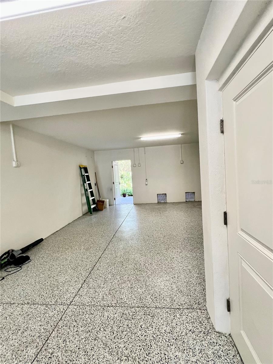 Image 25 of 31 For 6012 Anchorage Way S