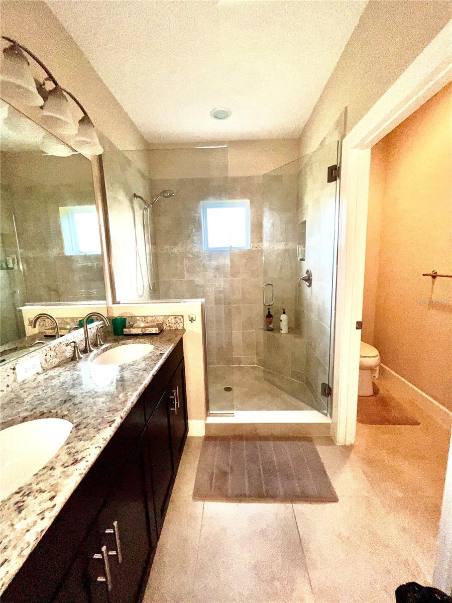 Image 9 of 31 For 6012 Anchorage Way S