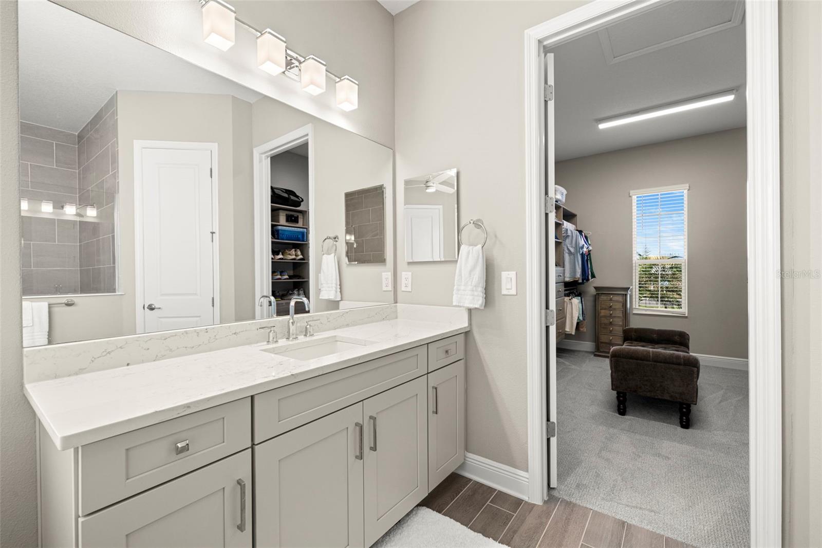 Image 29 of 87 For 14375 Skipping Stone Loop