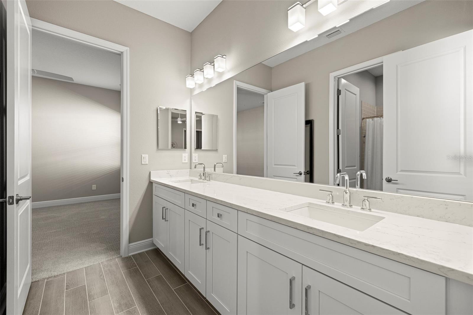 Image 38 of 87 For 14375 Skipping Stone Loop