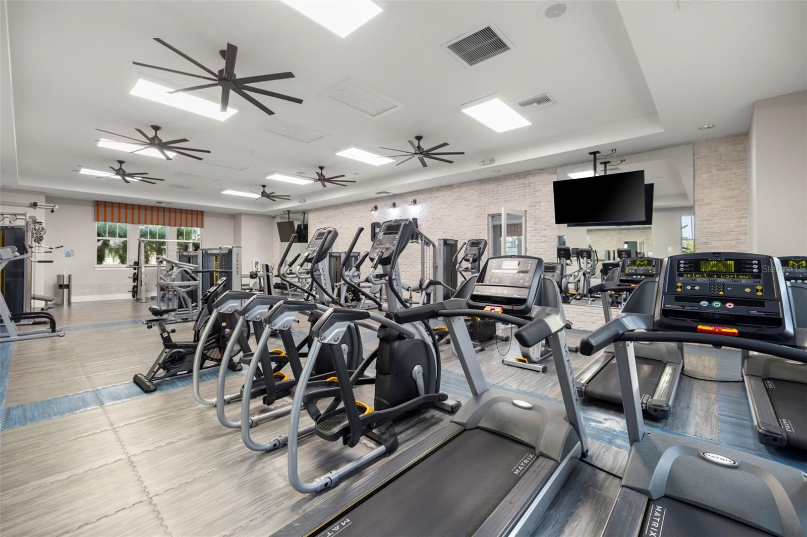 Image 75 of 87 For 14375 Skipping Stone Loop