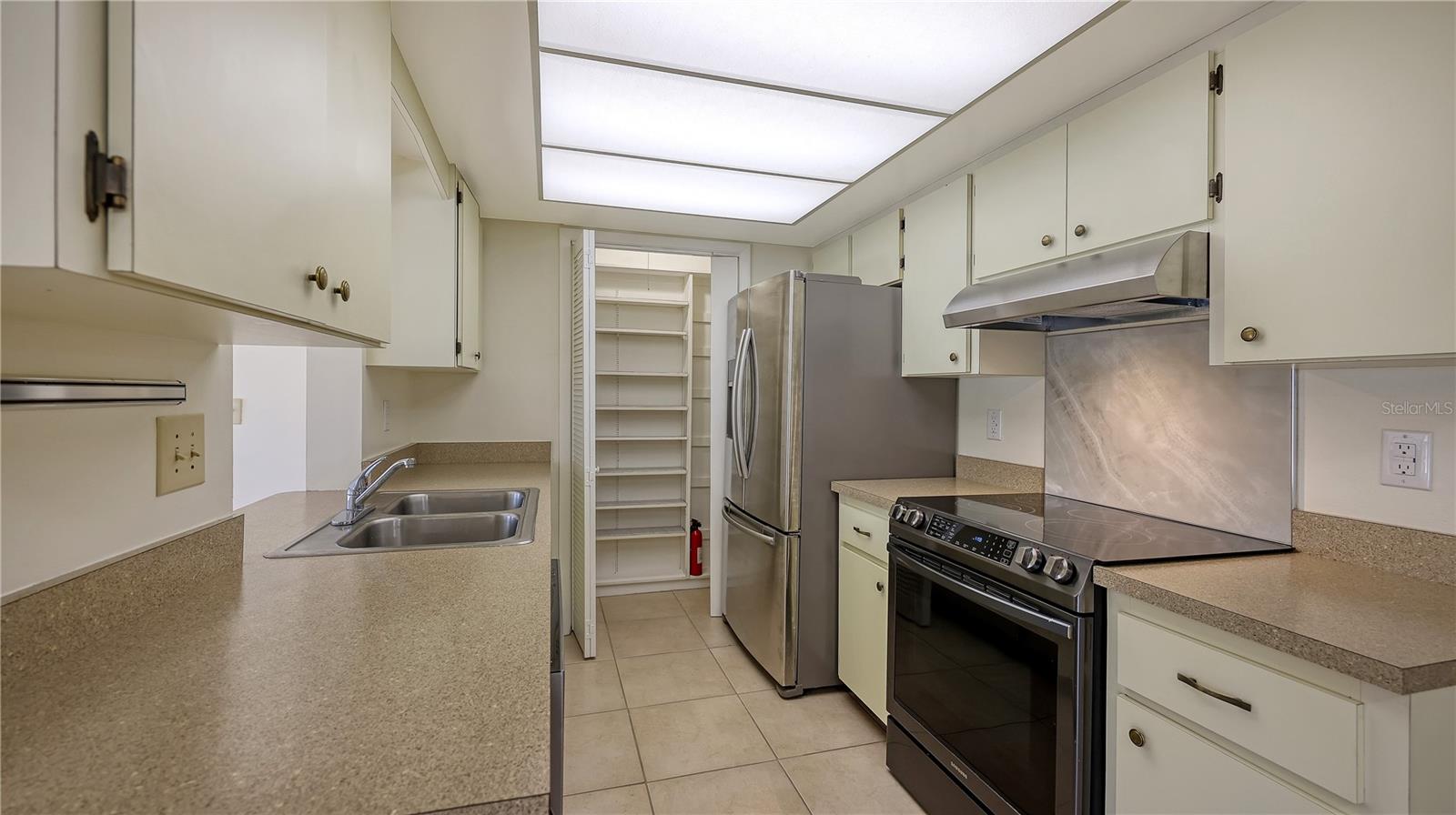 Image 10 of 30 For 2637 Java Plum Avenue