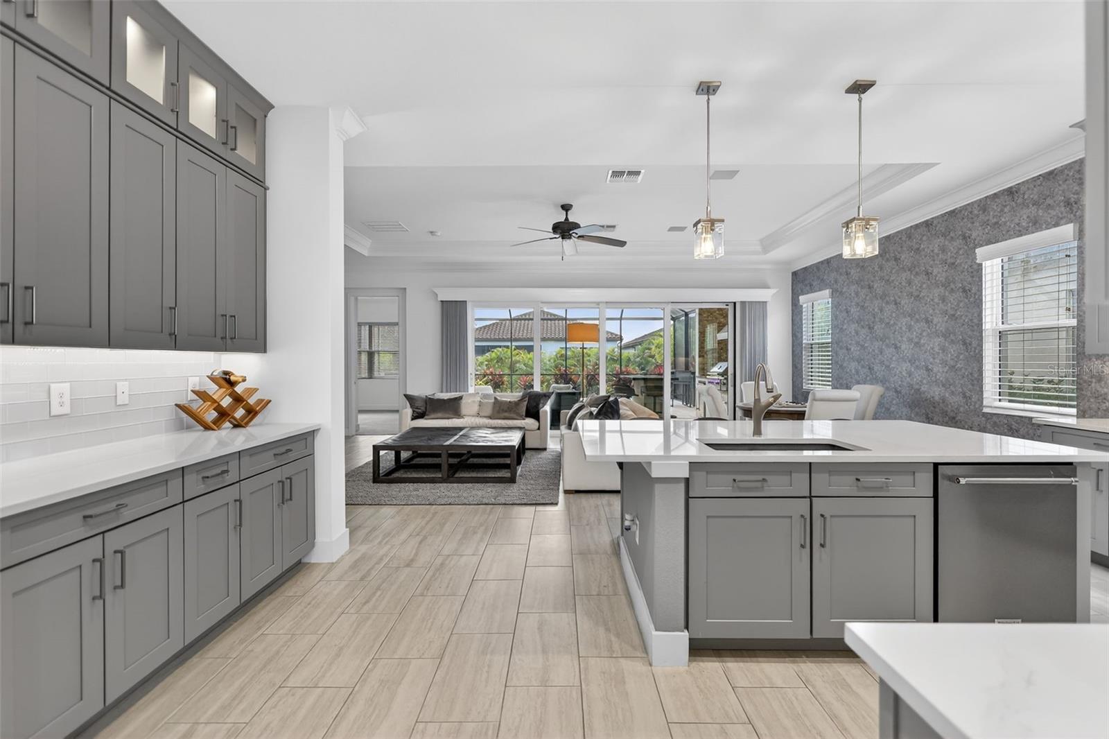 Image 12 of 74 For 2009 6th Street E