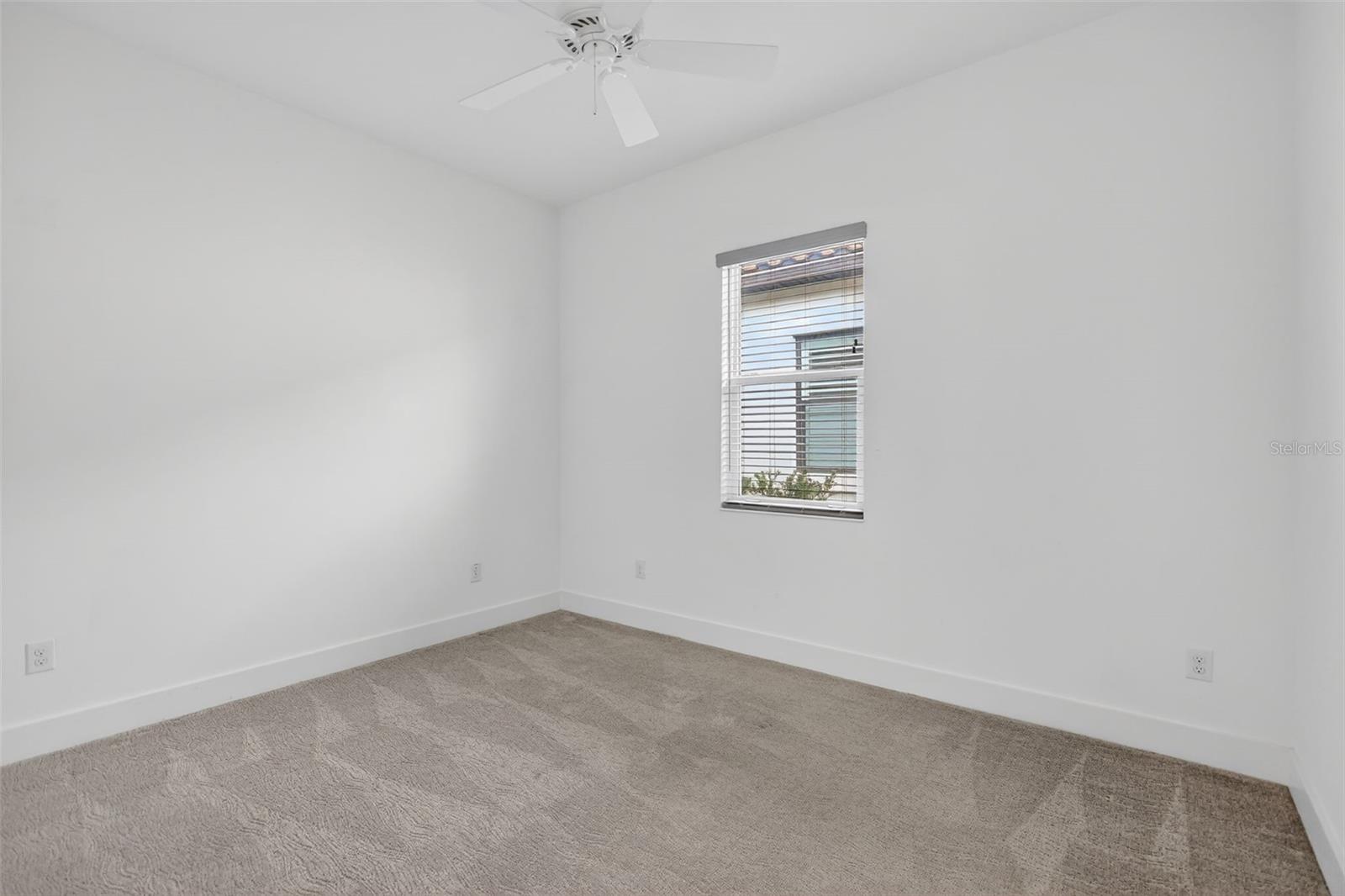 Image 22 of 74 For 2009 6th Street E