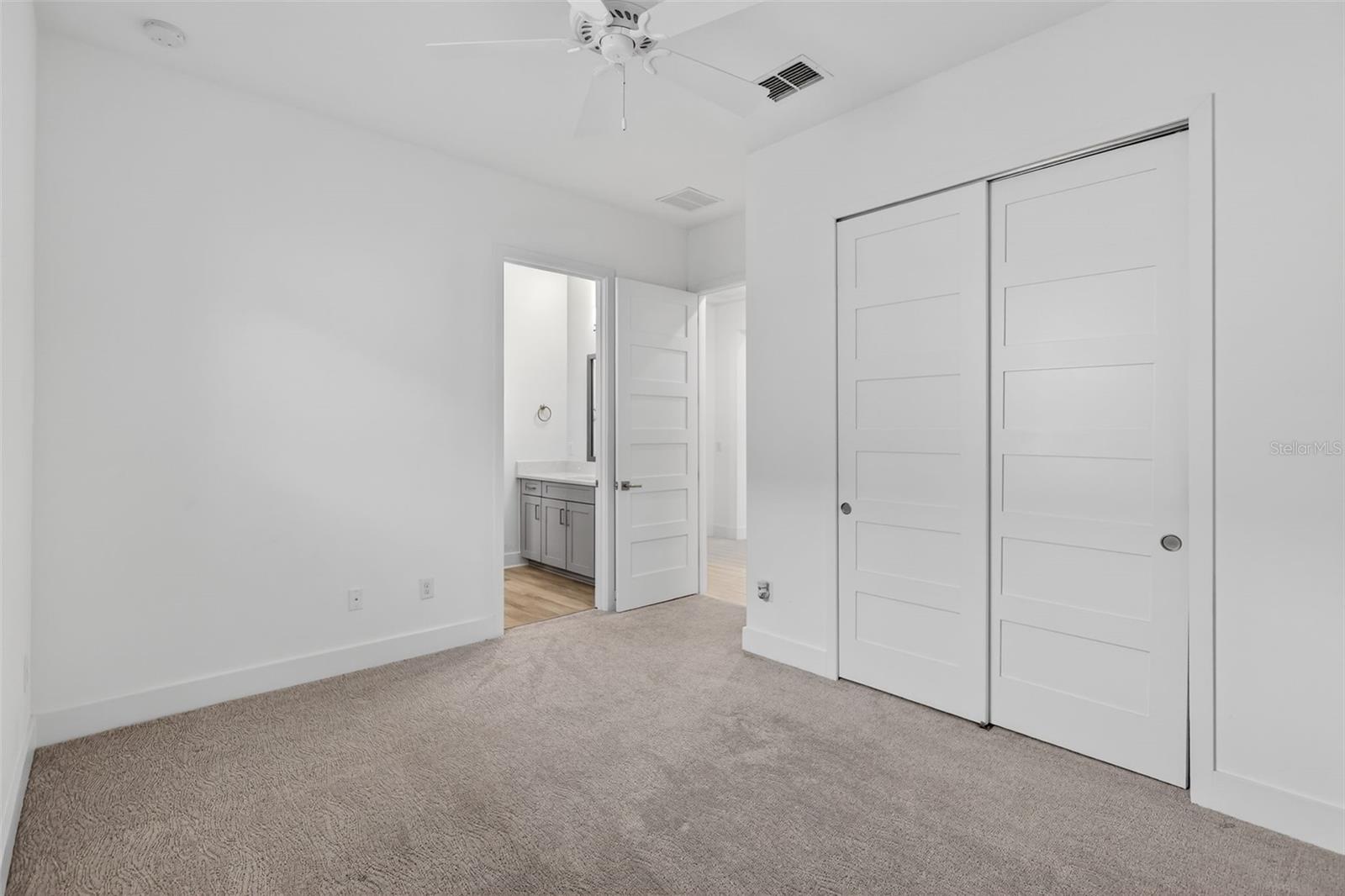 Image 23 of 74 For 2009 6th Street E