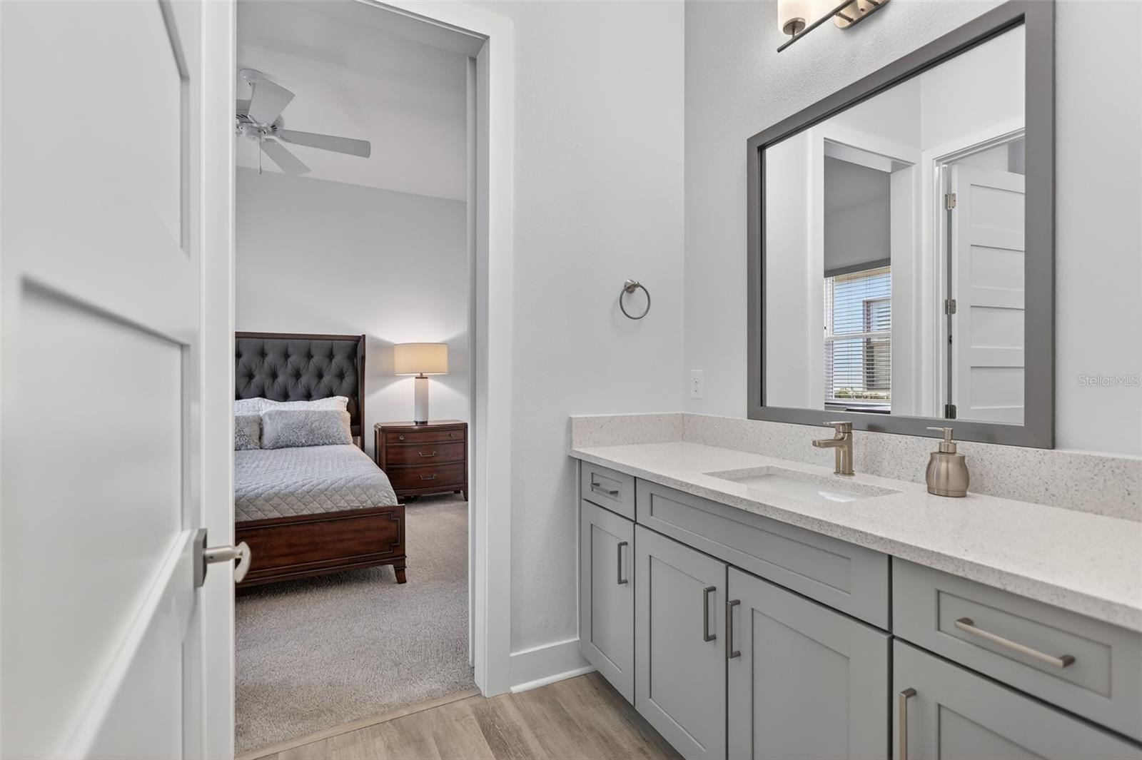 Image 24 of 74 For 2009 6th Street E