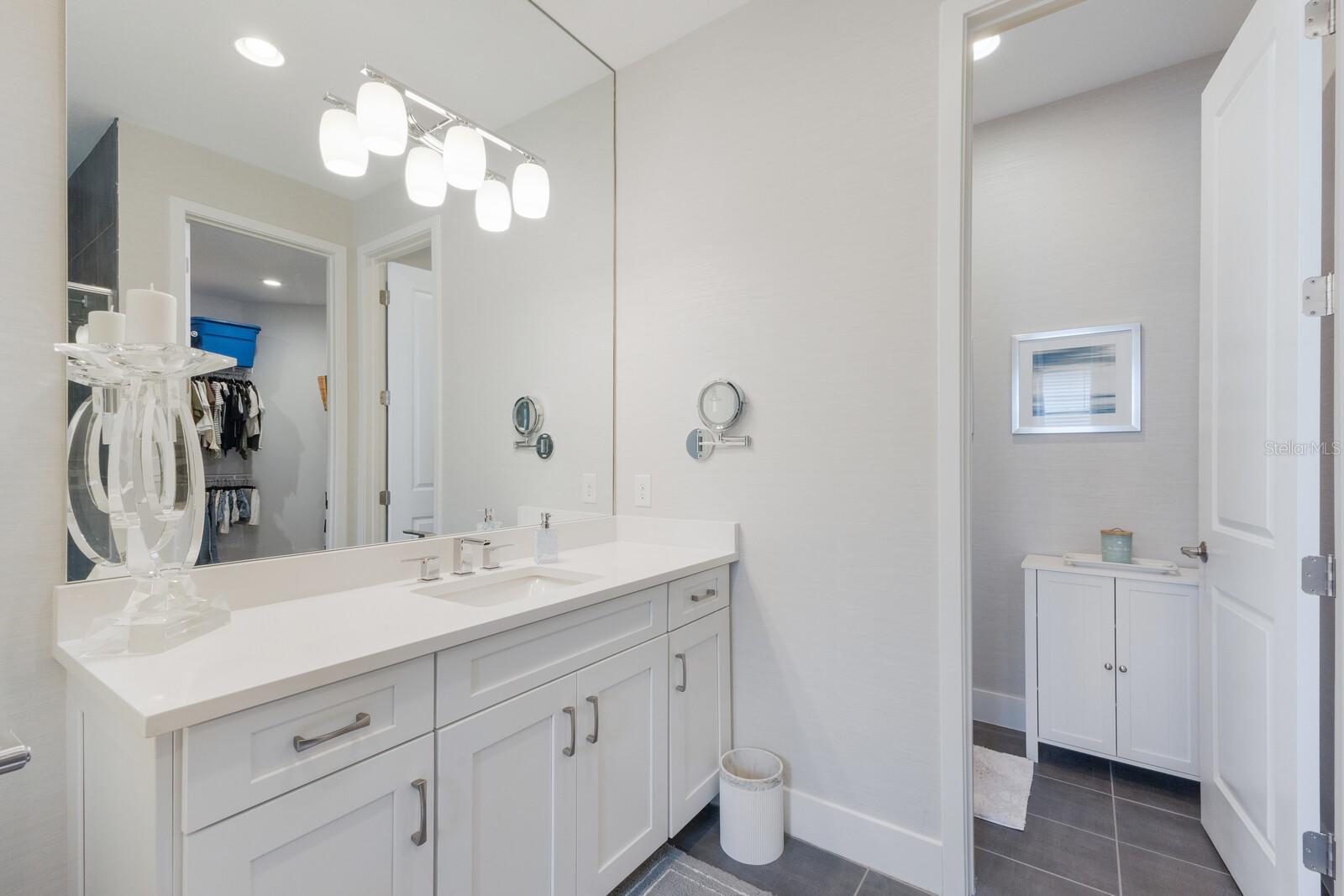 Image 27 of 100 For 5557 Long Shore Loop