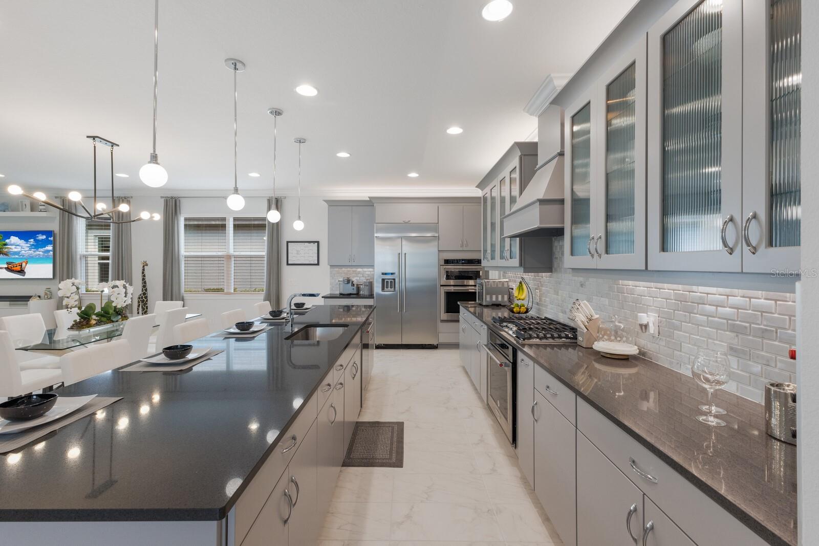 Image 3 of 100 For 5557 Long Shore Loop