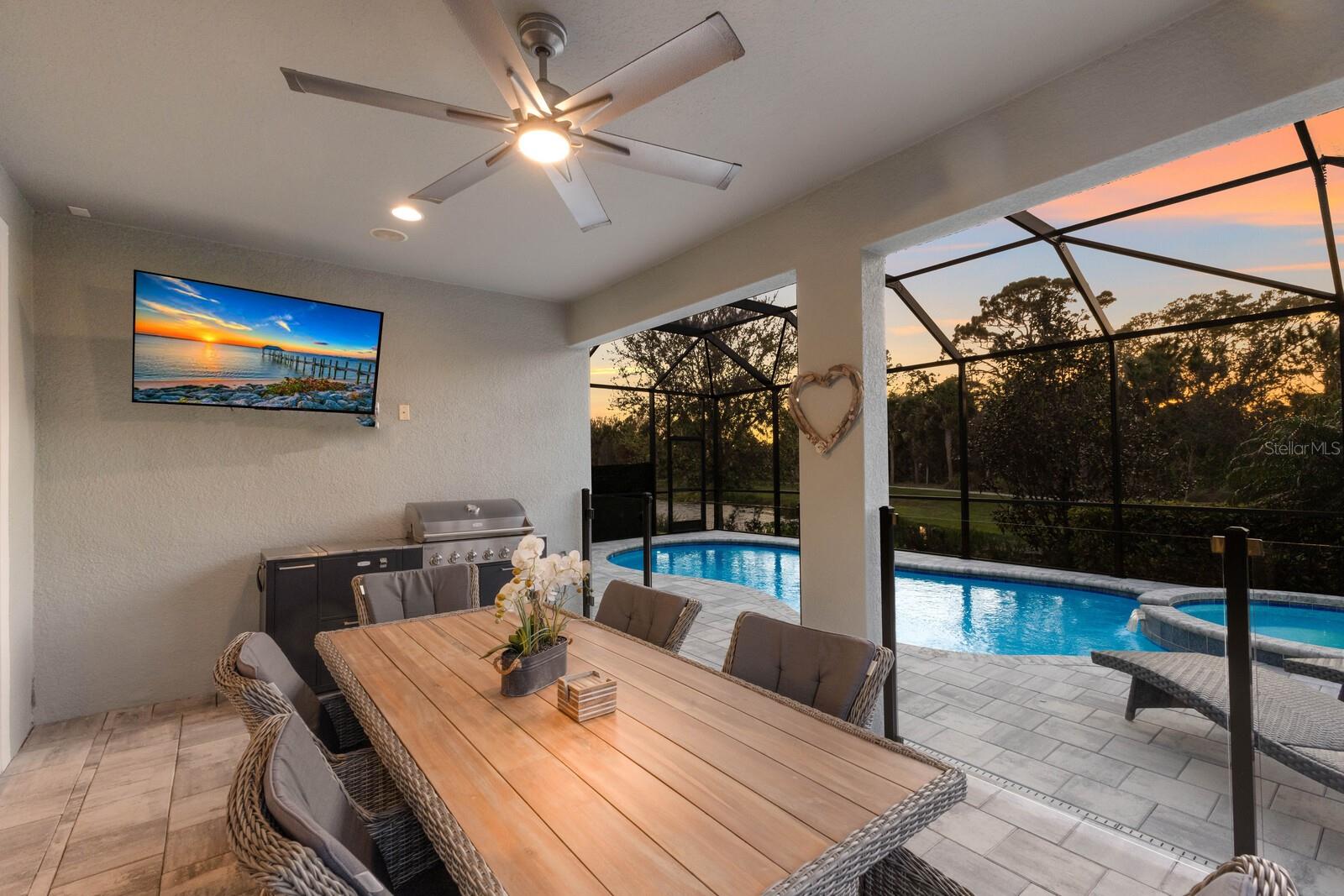 Image 4 of 100 For 5557 Long Shore Loop