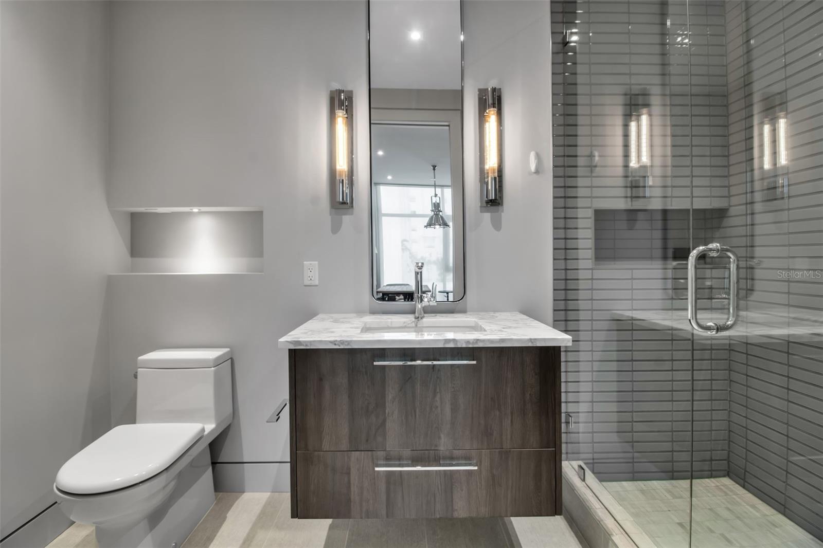 Image 18 of 70 For 188 Golden Gate Point 101