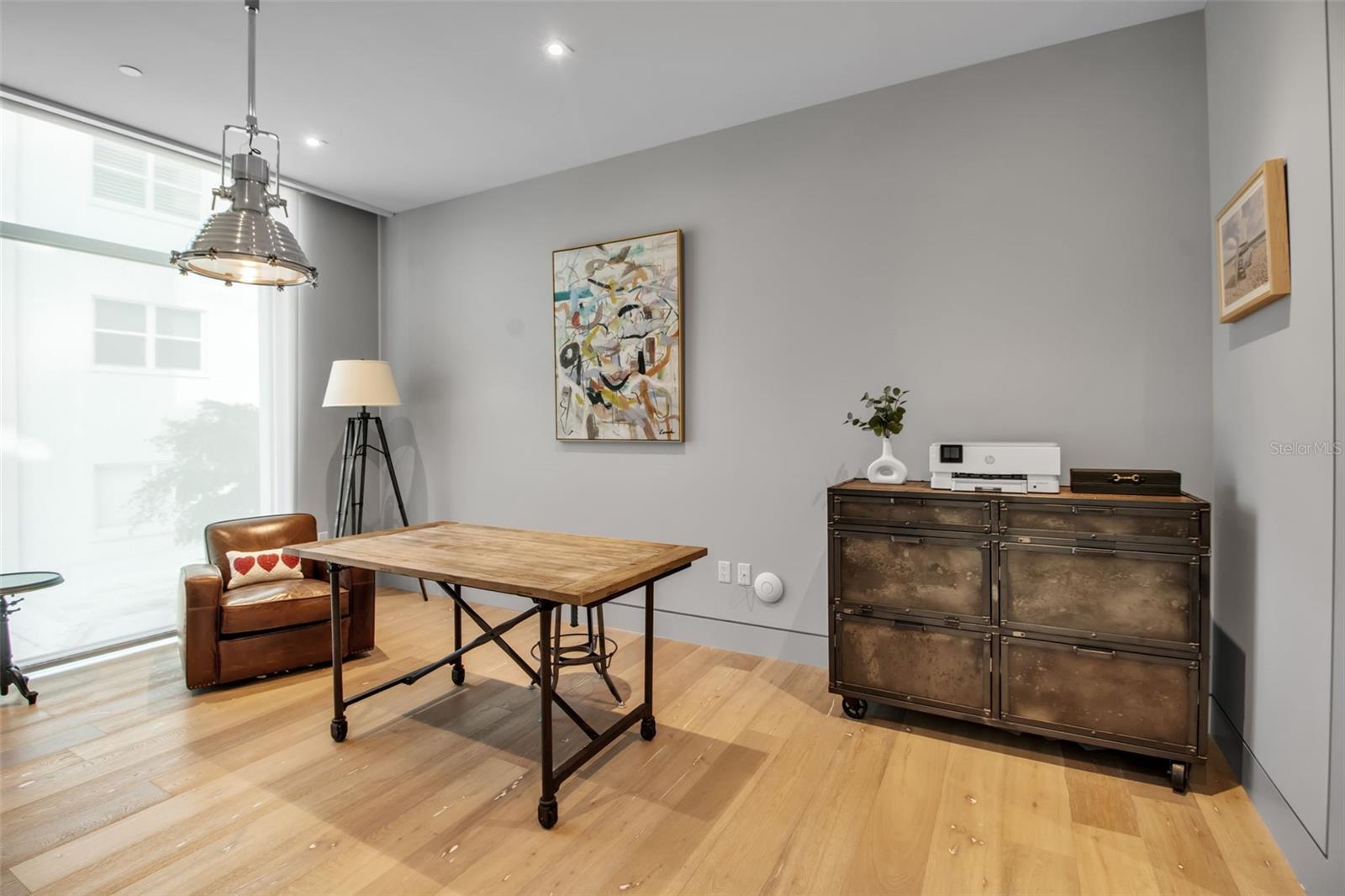 Image 19 of 70 For 188 Golden Gate Point 101